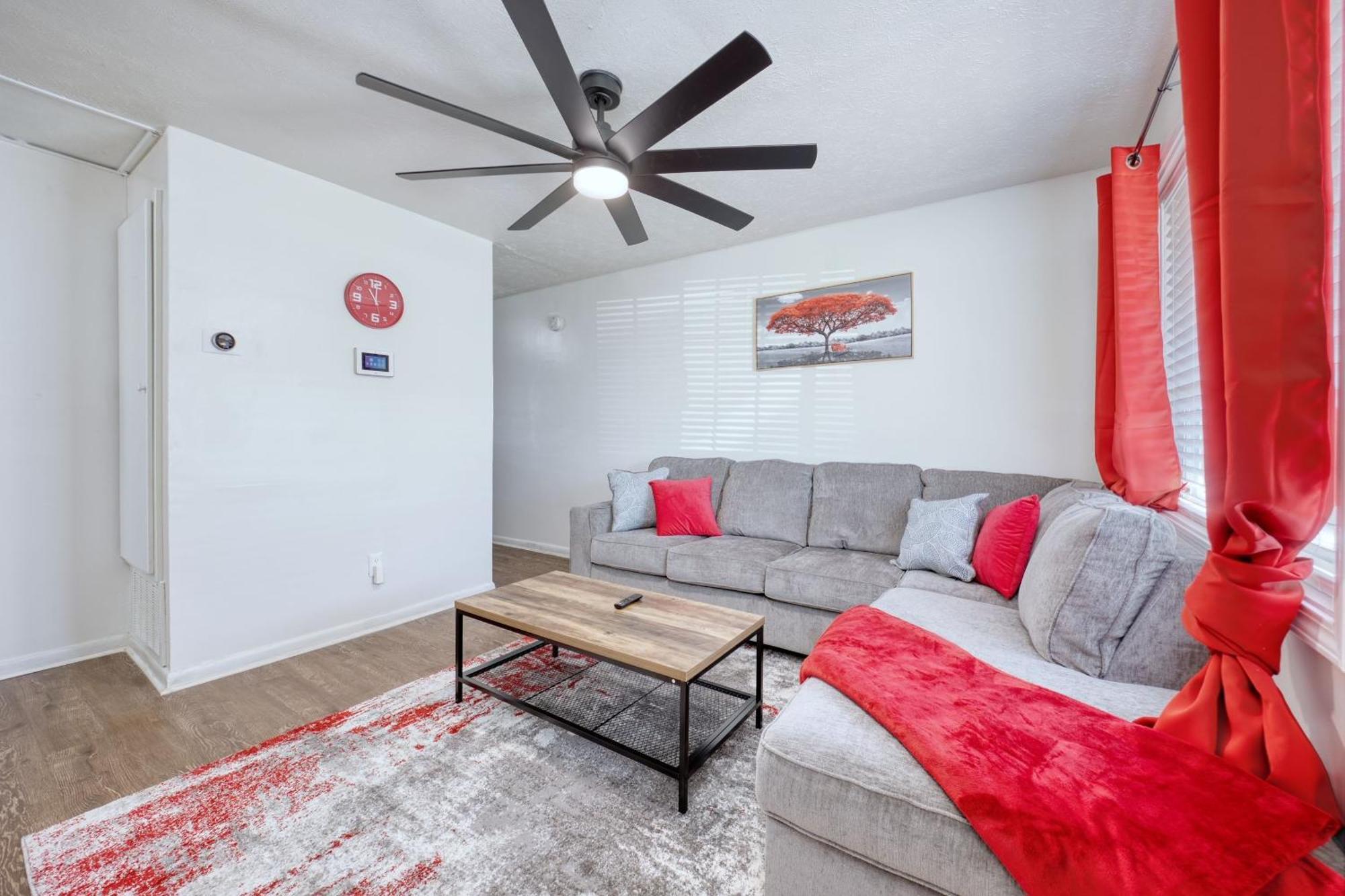 Southern Charm Apartment